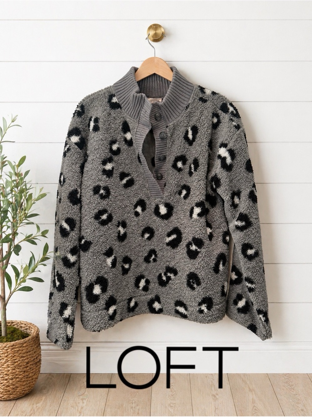 🐆🖤 LOFT Leopard Print Sherpa Pullover | Fleece Sweater | Gray Black | Medium